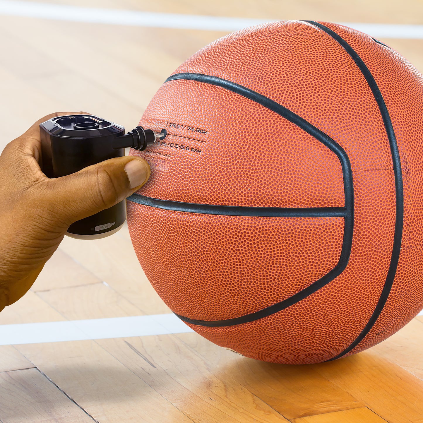 Mini 4 in 1 Portable Wirelss Waterproof Outdoor Air Extraction Inflatable Pump, Lightweight Electric Air Pump with 8 Nozzle