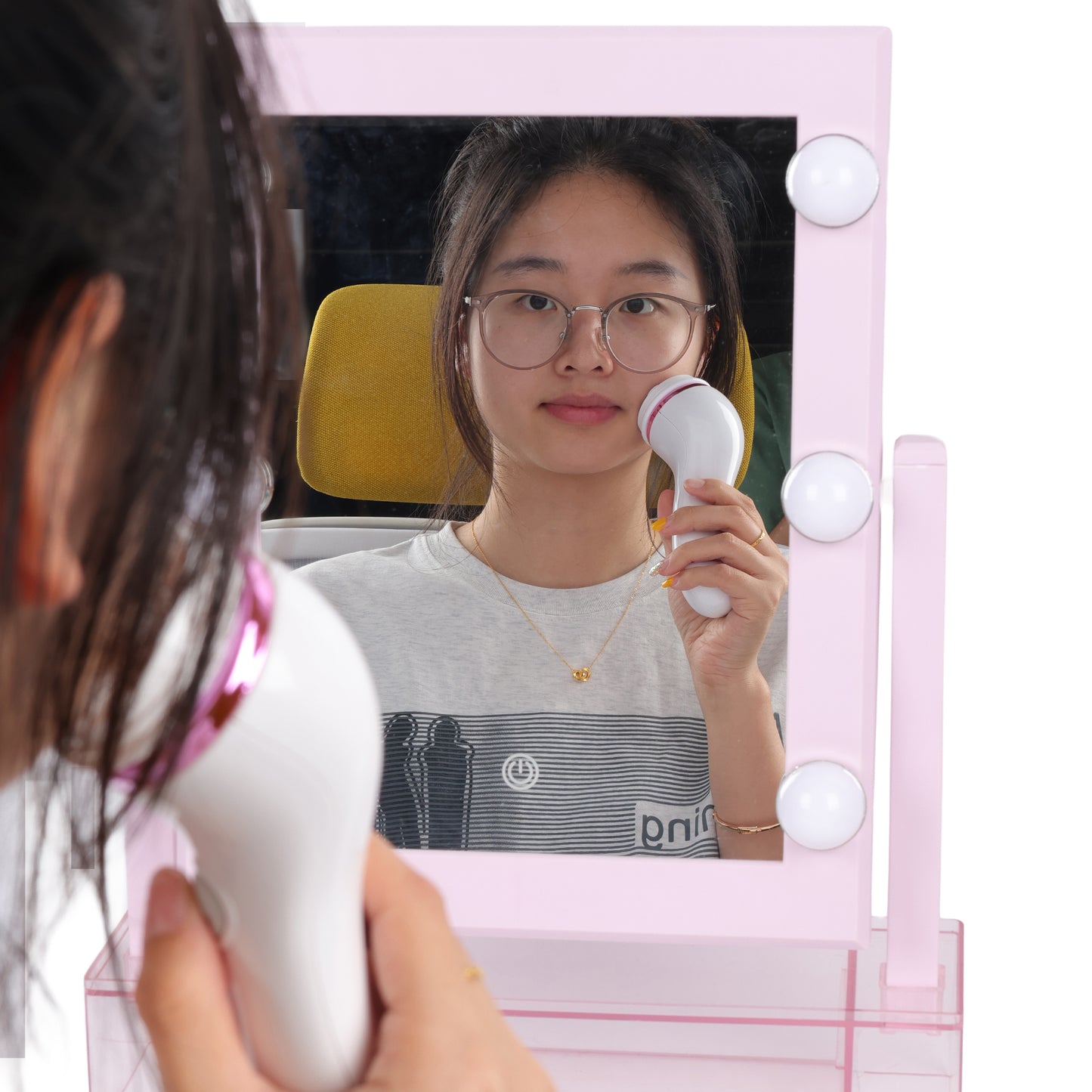 Facial Cleansing Brush Set with 4 Brushes Rotation Spin